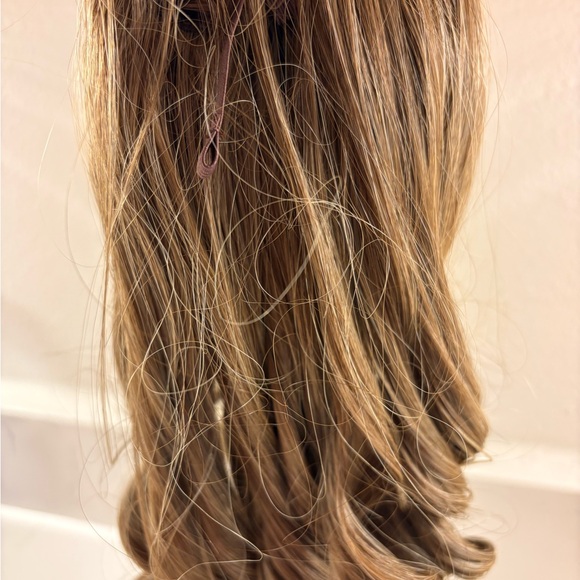 Luxurious Ash Blond Curly Hair Extension - Picture 3 of 6